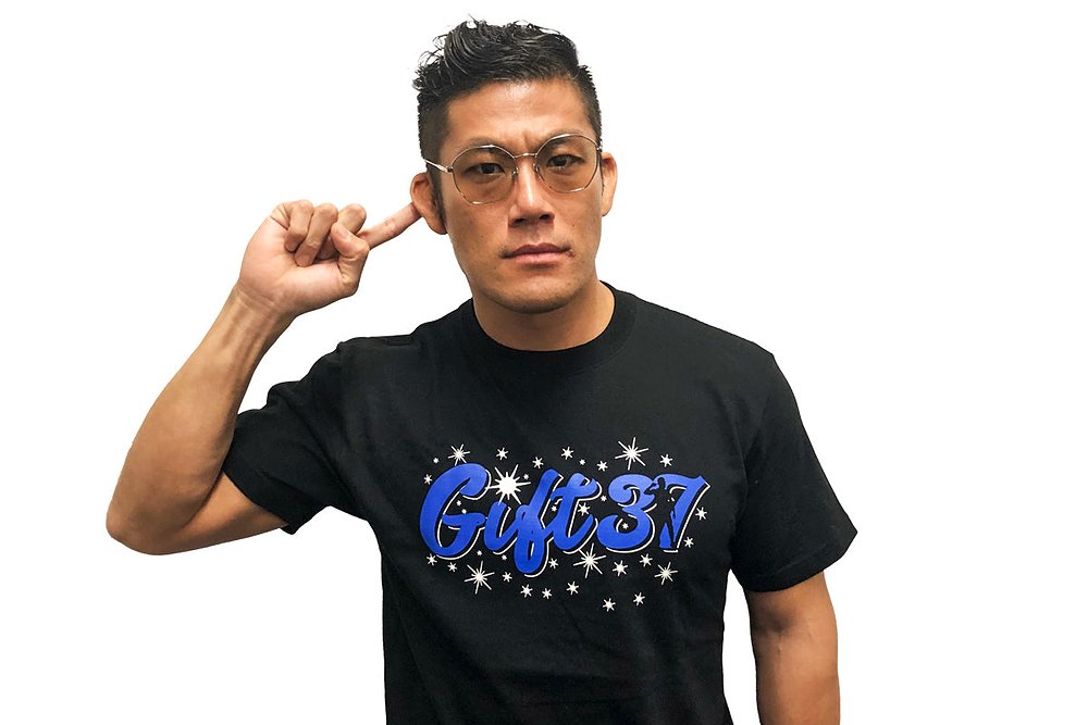 SANADA「GIFT37」Tシャツ [新日本プロレスリング] | キャラクター